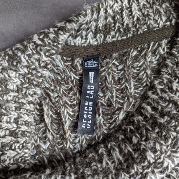 Design Lab Size L Knitted Sweater - Picture 2 of 4